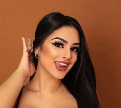 nadia khar religion|Nadia Khar Biodata, Nationality, Boyfriend, Net Worth,。